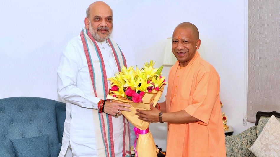 गृहमंत्री अमित शाह मुख्यमंत्री योगी आदित्यनाथ के साथ