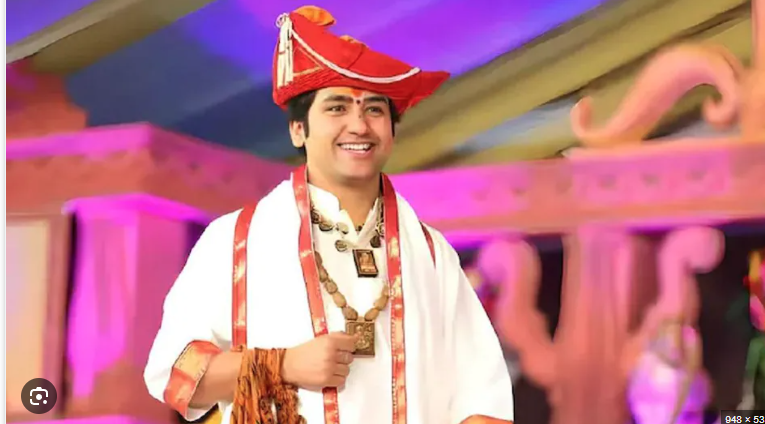 बागेश्वर धाम के पीठाधीश्वर पंडित धीरेंद्र कृष्ण शास्त्री,