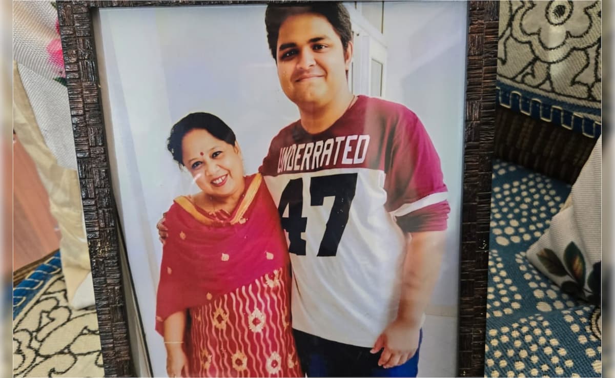 ग्रेटर नोएडा के सेक्टर-150 में खुला नाला, जहां सॉफ्टवेयर इंजीनियर की मौत हुई,